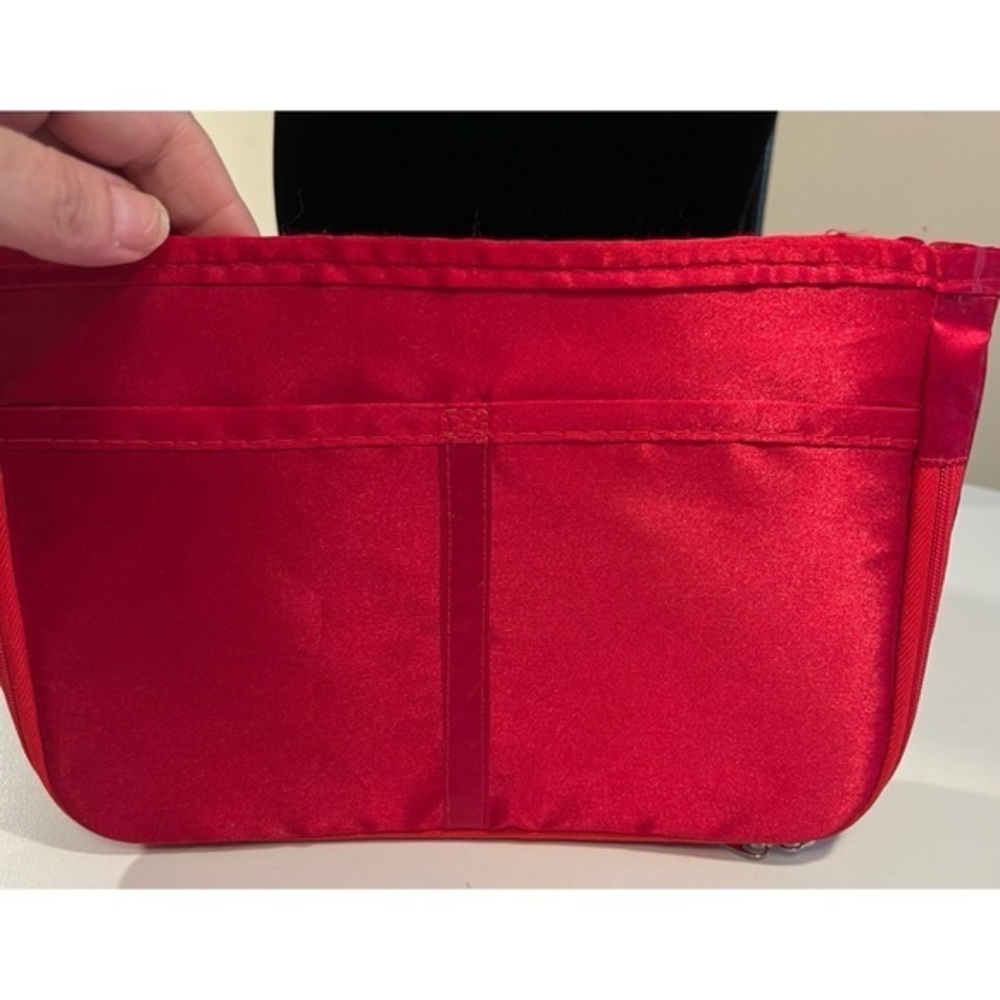 Red satin Handbag Organizer.  Approx 9” L X 6” H X 4.5” D (W) GUC